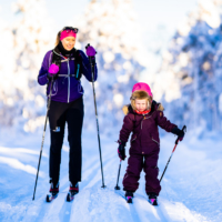 Family skiing at the Halden Canal Regional Park | JONAS INGSTAD